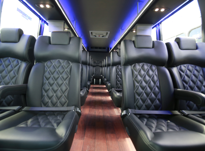 Luxury private minibus hire at an unbeatable price | Gatwick Minibuses